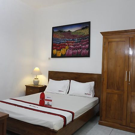 Hotel Reddoorz Near Adisucipto Airport Yogyakarta Exterior foto