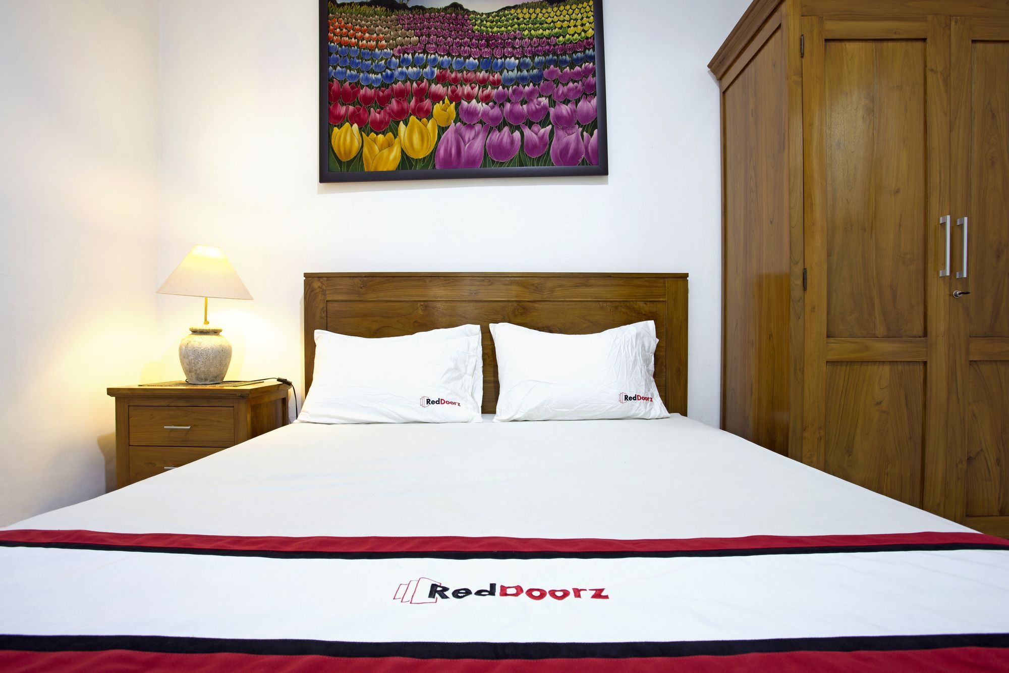 Hotel Reddoorz Near Adisucipto Airport Yogyakarta Exterior foto